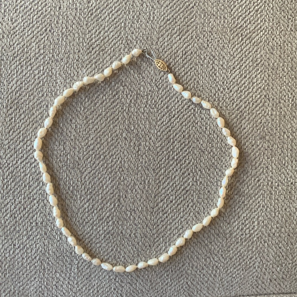 Fresh water pearls necklace